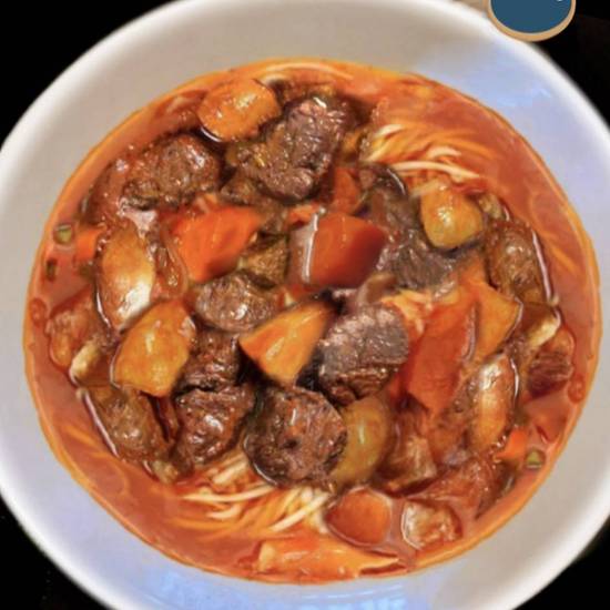 紅酒番茄燉牛肉湯麵 Tomatoes Braised Beef Shank Noodle Soup